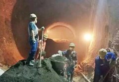 噴漿施工現(xiàn)場(chǎng)